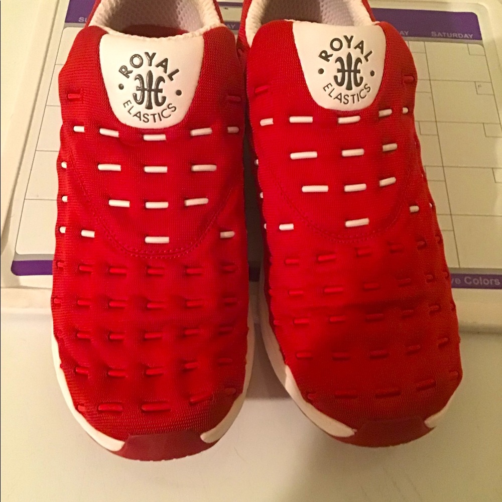 ROYAL ELASTICS NON-LACE SNEAKERS, NEW, VERY SOF & COMFORTABLE, WEAR DAY OR NIGHT